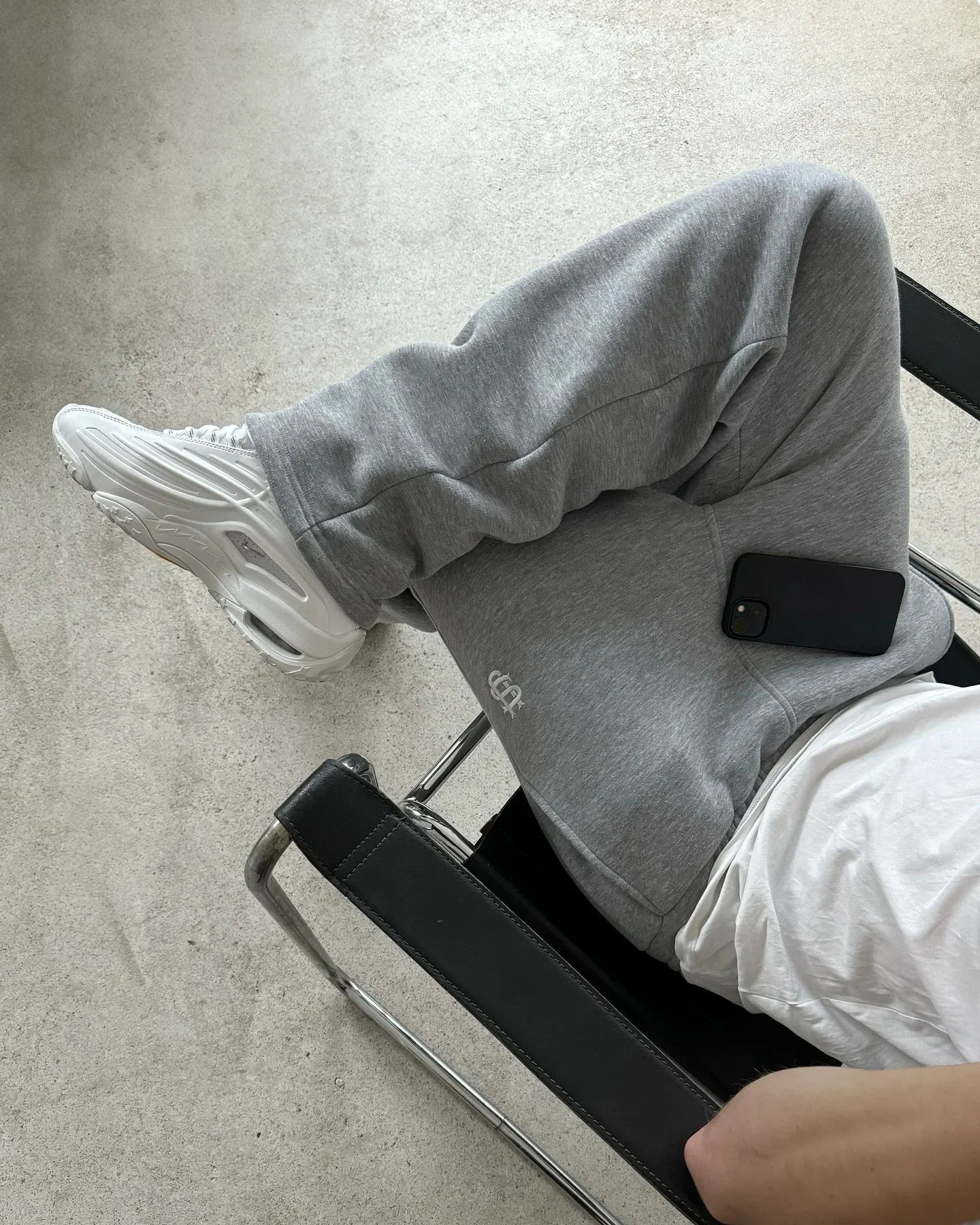 2025 Embroidery Design Sports Pants Men and Women Y2K Retro Loose Casual Pants Personalized Leg Zipper Design Straight Pants