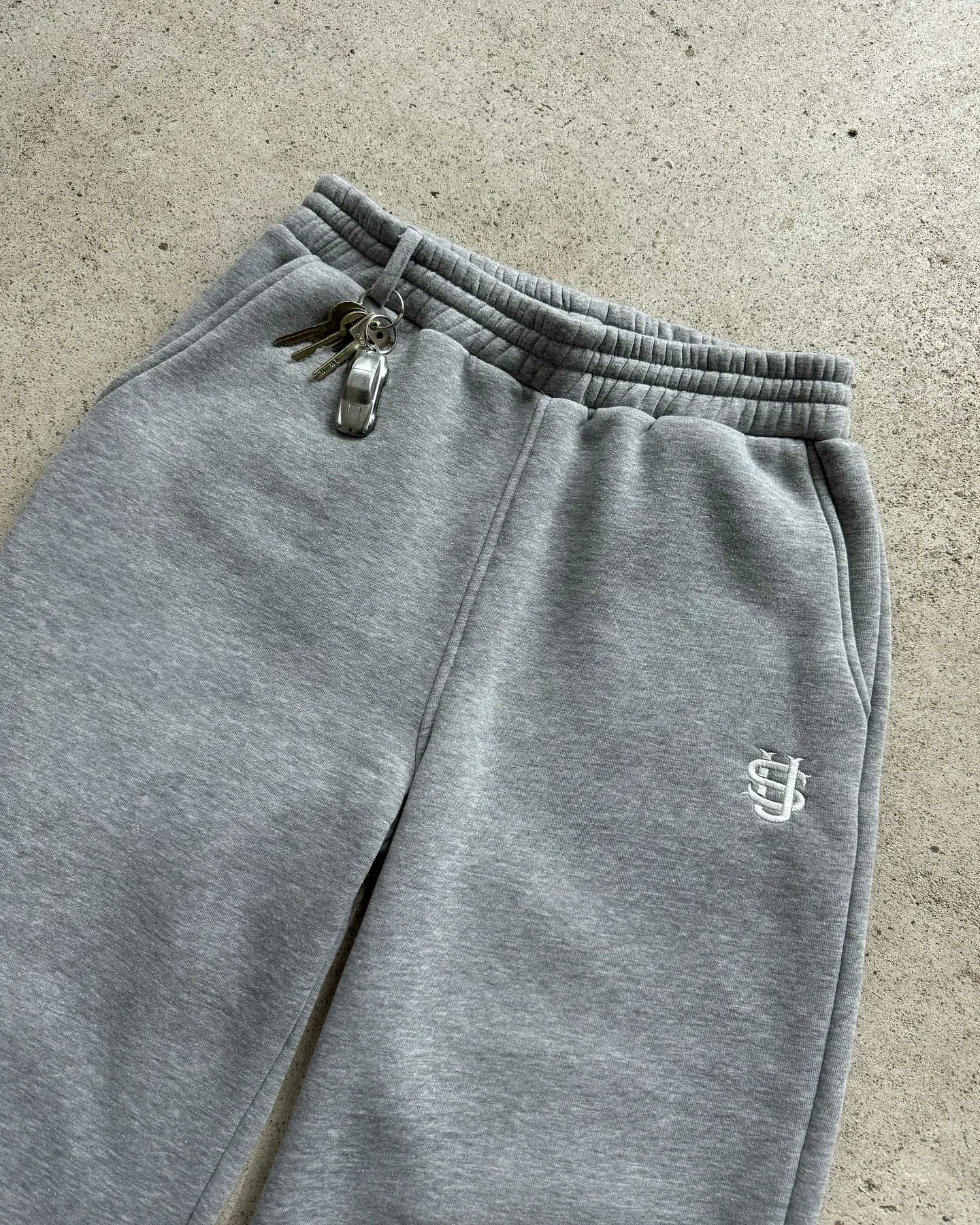 2025 Embroidery Design Sports Pants Men and Women Y2K Retro Loose Casual Pants Personalized Leg Zipper Design Straight Pants