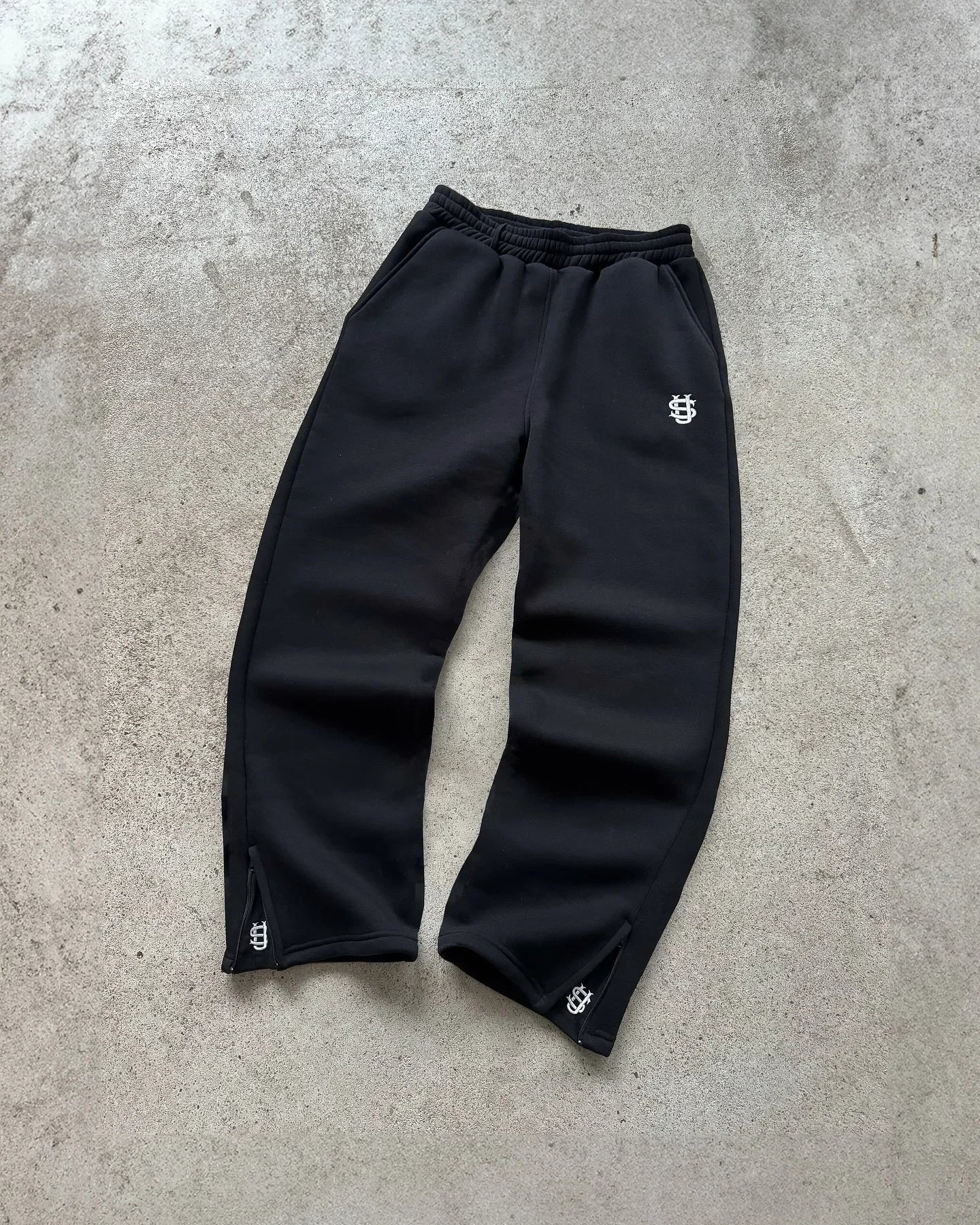 2025 Embroidery Design Sports Pants Men and Women Y2K Retro Loose Casual Pants Personalized Leg Zipper Design Straight Pants